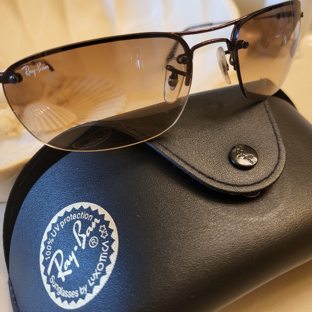 Ray Band curved lenses style sunglasses